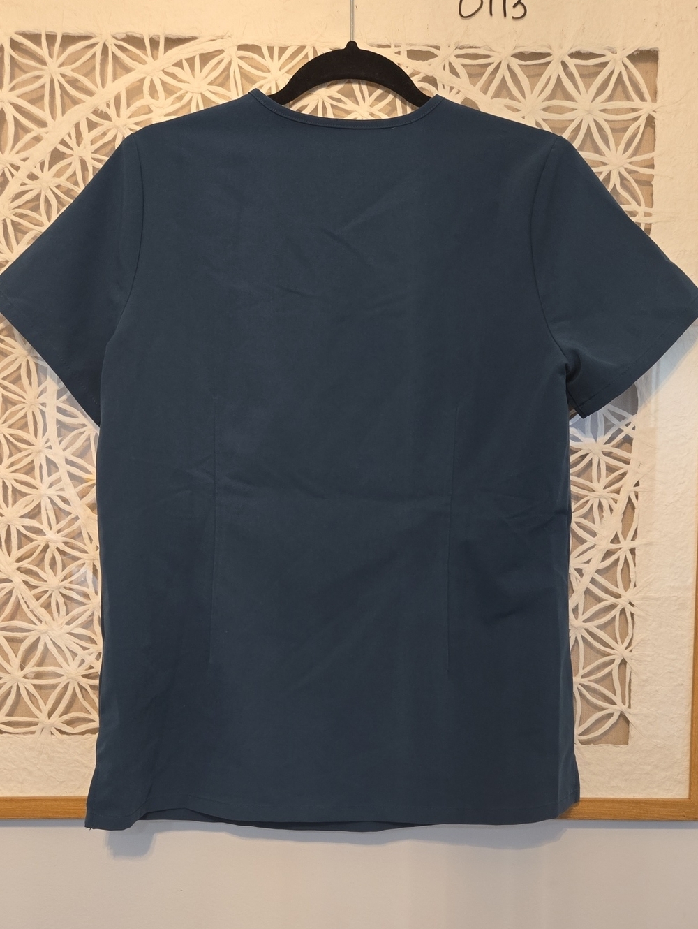FIGS Catarina Scrub Top Women’s Small Caribbean Blue V-Neck One Pocket Medical - Picture 4 of 5